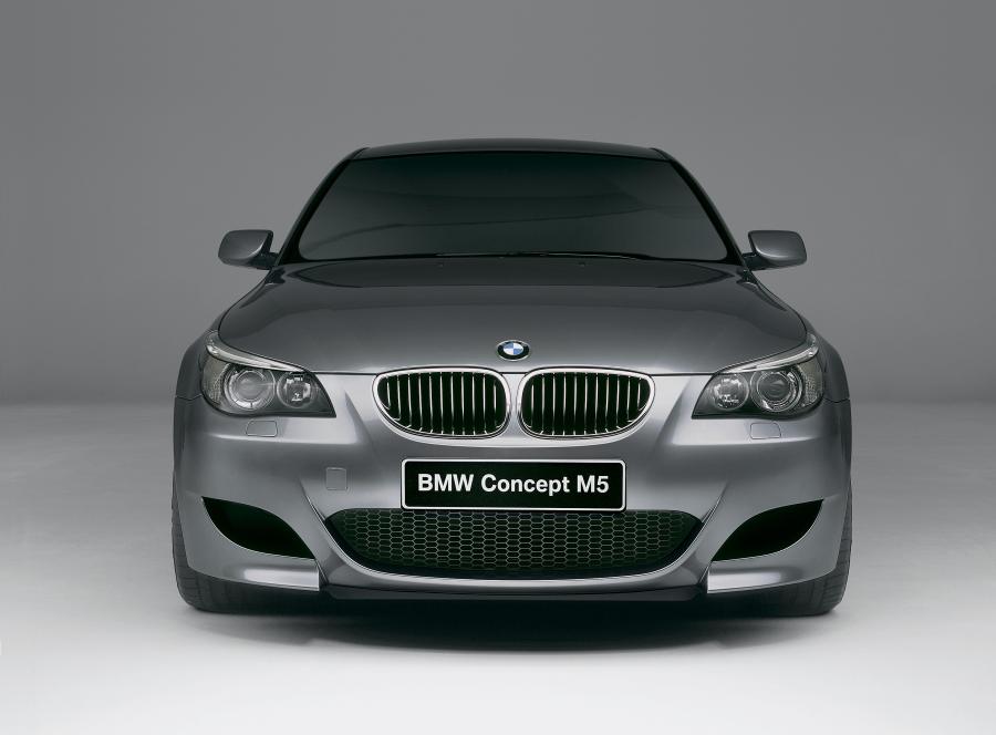  BMW M5 Concept 2004 года  (фото 5 из 6)